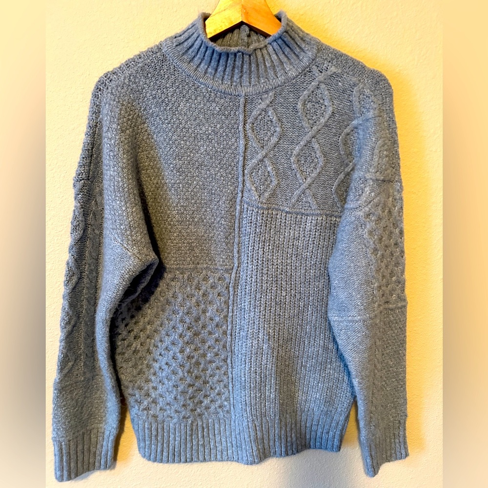 Cozy Gray American Eagle Sweater